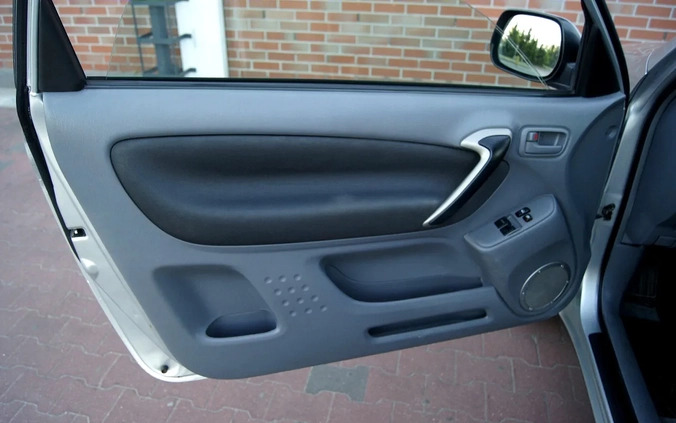Toyota RAV4 cena 32900 przebieg: 170579, rok produkcji 2000 z Radom małe 529